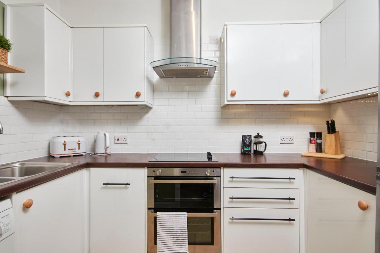 Wonderful Apartment In Bath With Garden - Sleeps 8 Exteriör bild