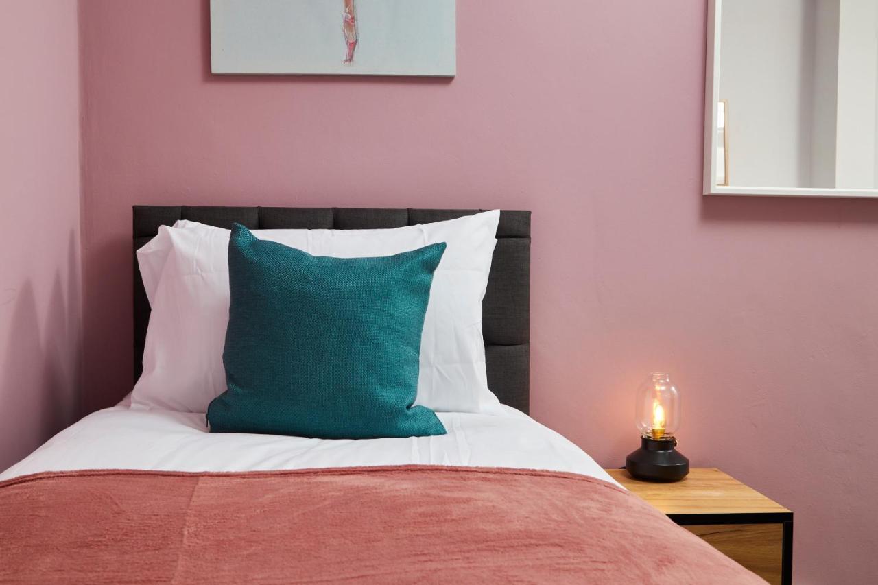 Wonderful Apartment In Bath With Garden - Sleeps 8 Exteriör bild